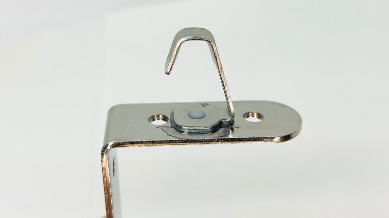 フックを接着したステンレス金具