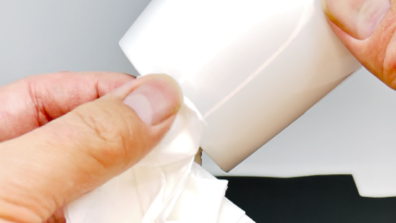 ヘアドライヤーの本体 脱脂